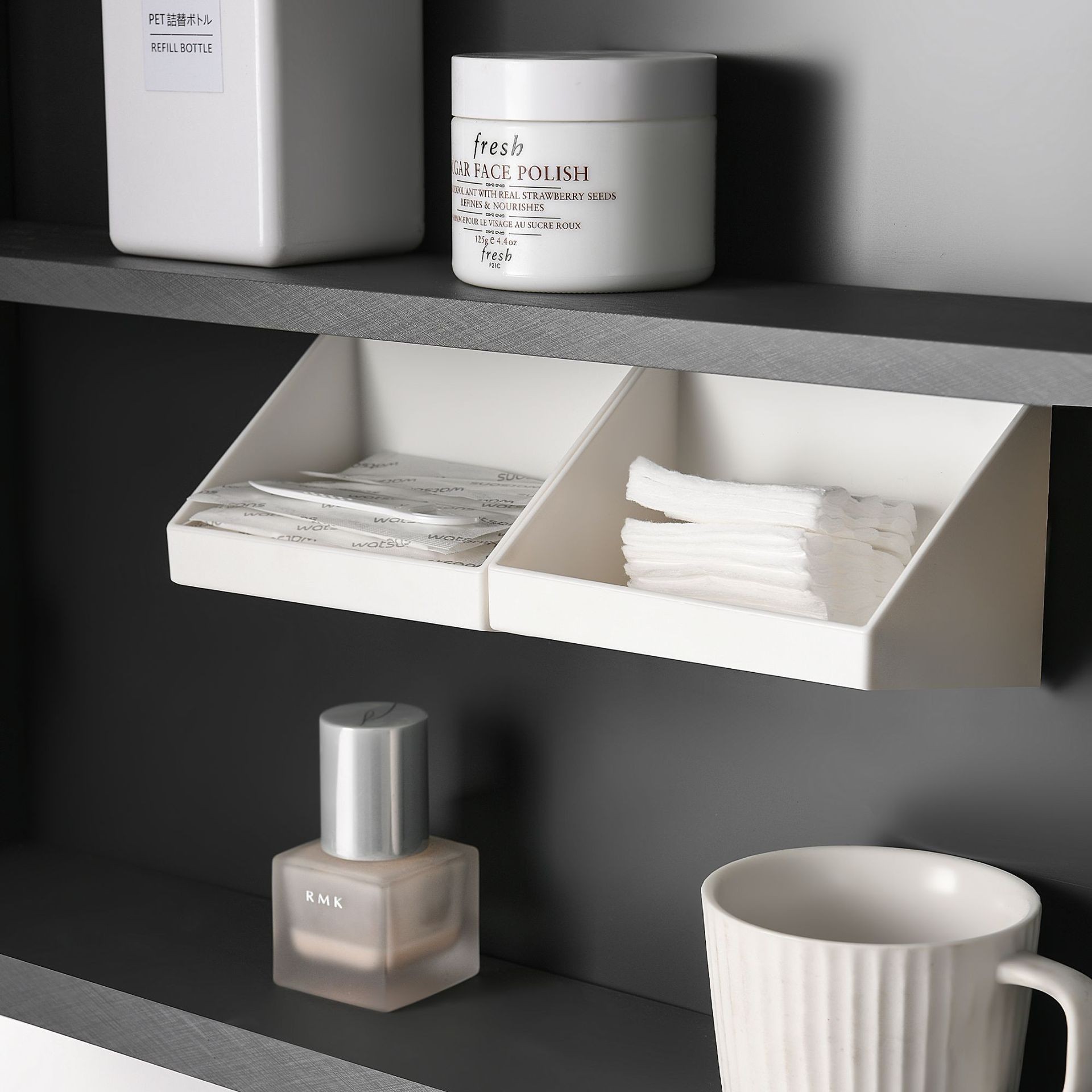 Oblique Hole-Free Storage Rack