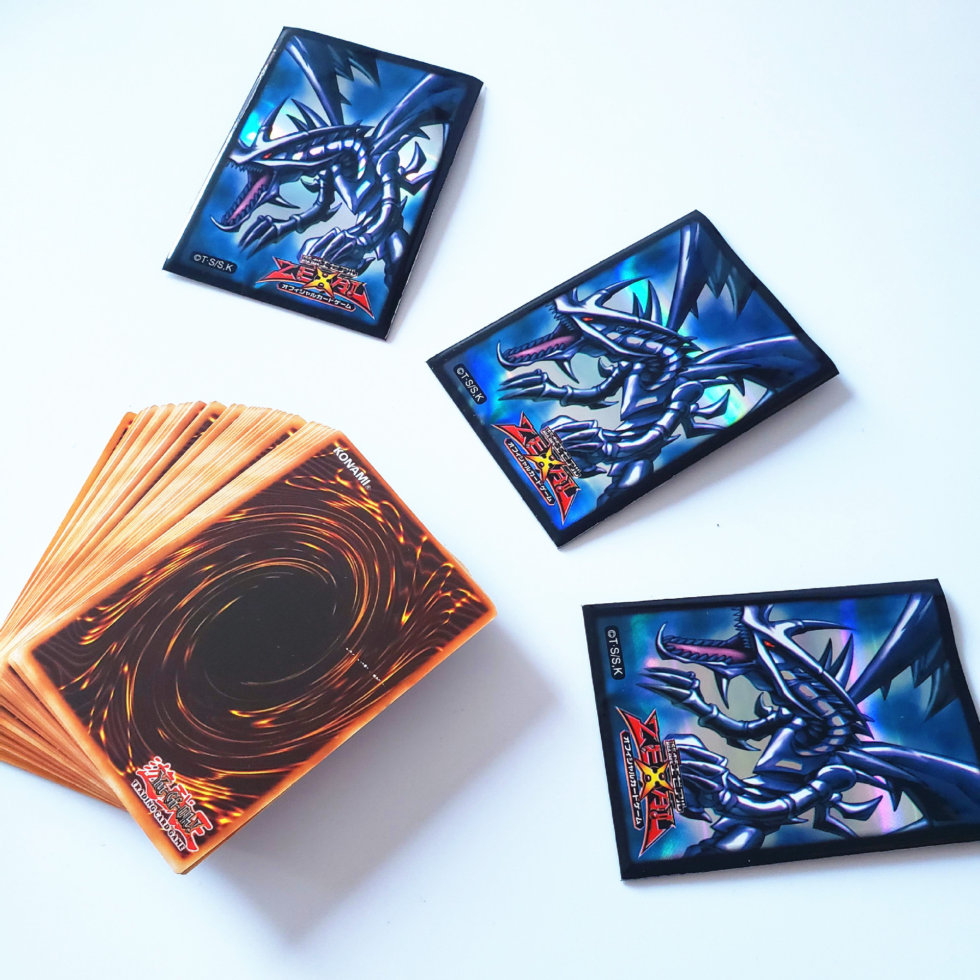 游戏王卡 铁盒游戏王卡牌 带铁盒54张(40普卡 14闪卡)卡片随机