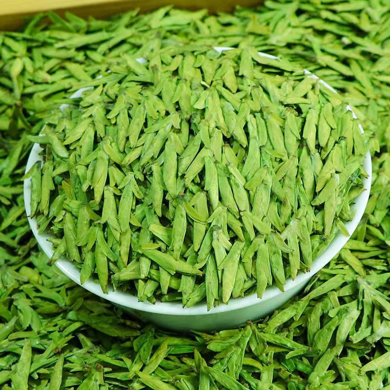 2024年明前特级乌牛早龙井茶春茶嫩芽豆香型新茶扁茶散装罐装125g
