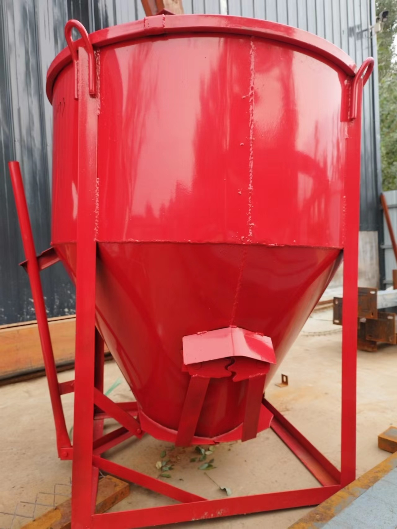 厂家供应建筑工地塔吊灰斗工地专用塔机灰斗各种型号料斗砖斗钢筋