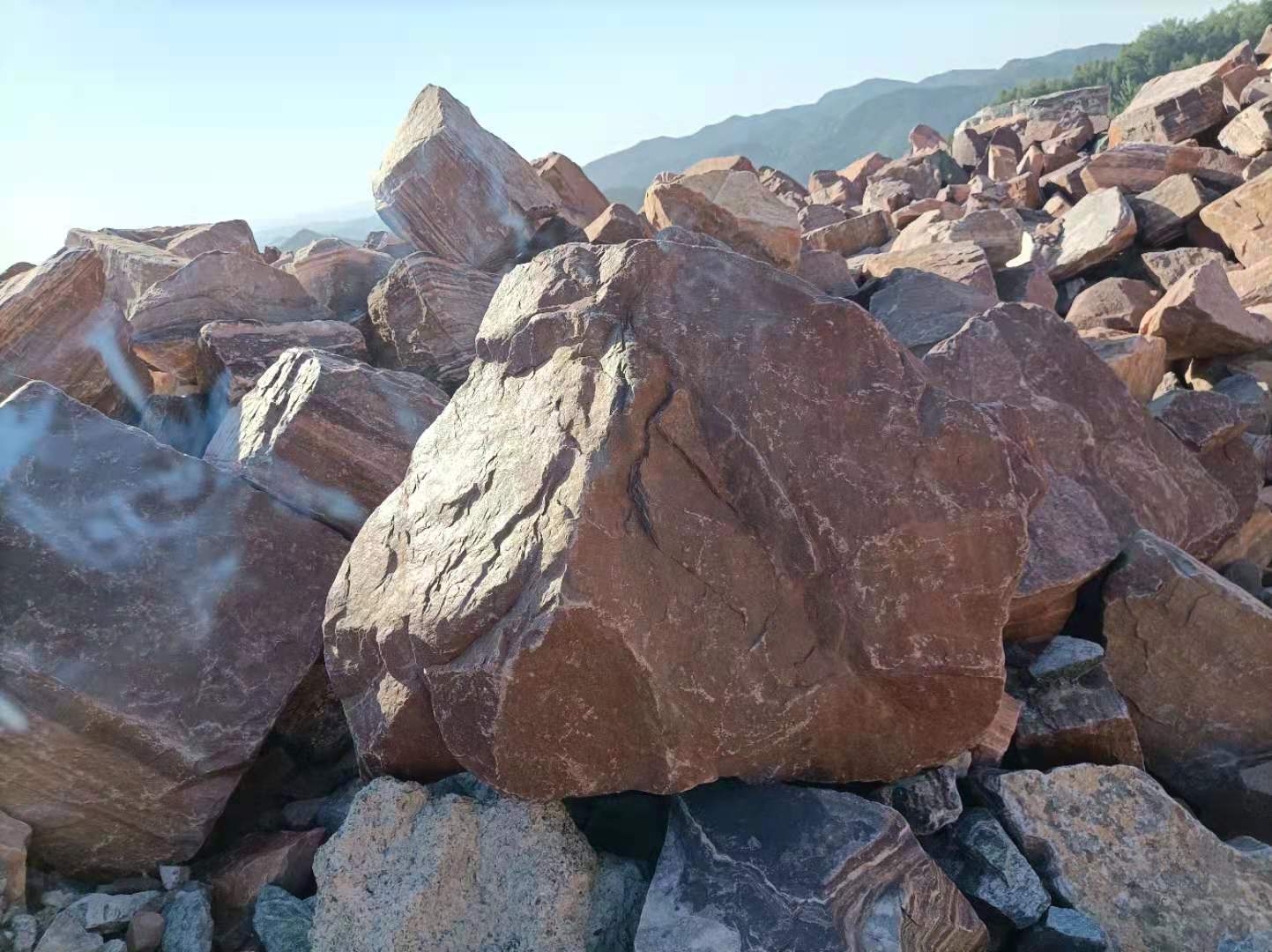 厂家供应护坡石 墙石 碎石花岗岩石材量大货优 自有矿山