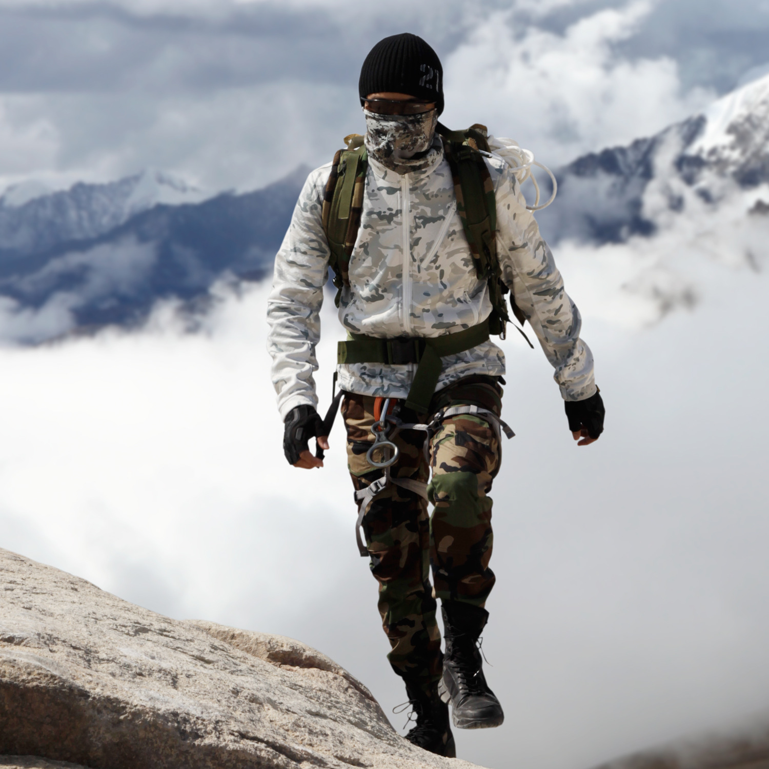 秋冬加厚抓绒迷彩外套男女户外运动保暖战术外套冲锋衣登山骑行服