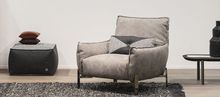 意式Tulip客厅休闲椅 轻奢真皮扶手椅羽绒填充极简休闲区单人沙发
