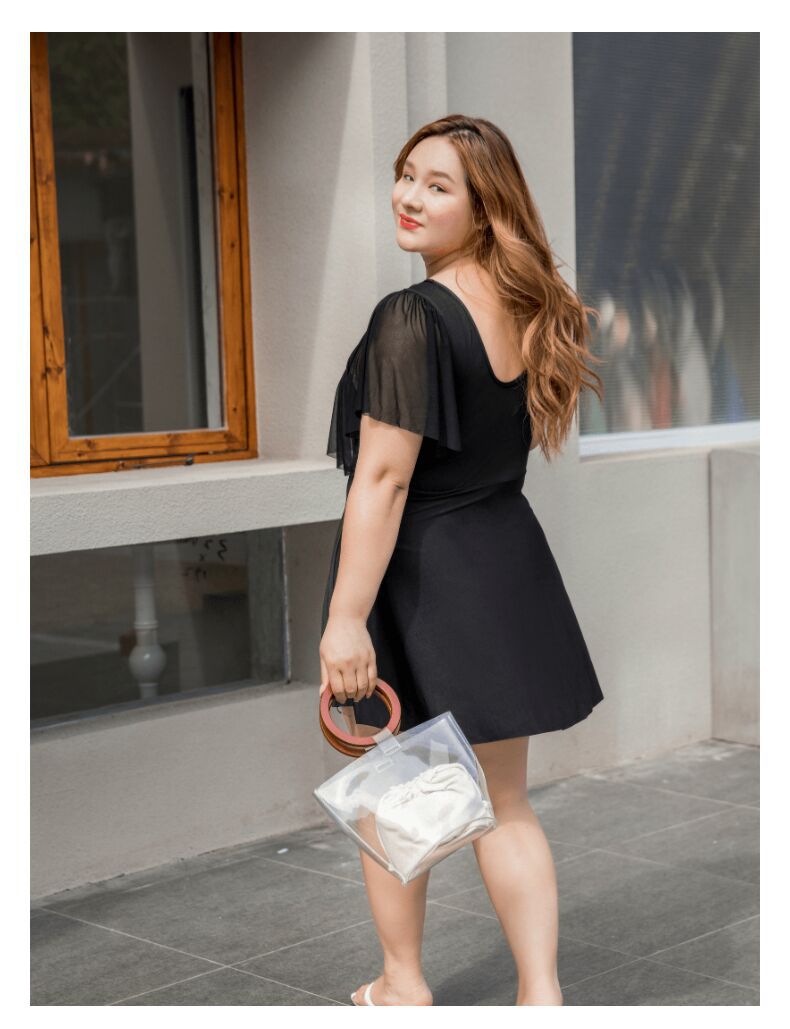 新款大码泳衣女180斤温泉胖mm纯色大胸连体裙式遮肉显瘦度假泳装