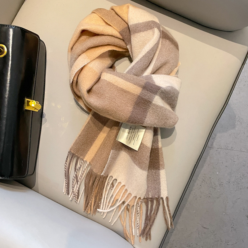 盈妹驼茶色100%纯羊毛格纹围巾卡其女冬季加厚保暖流苏披肩围脖