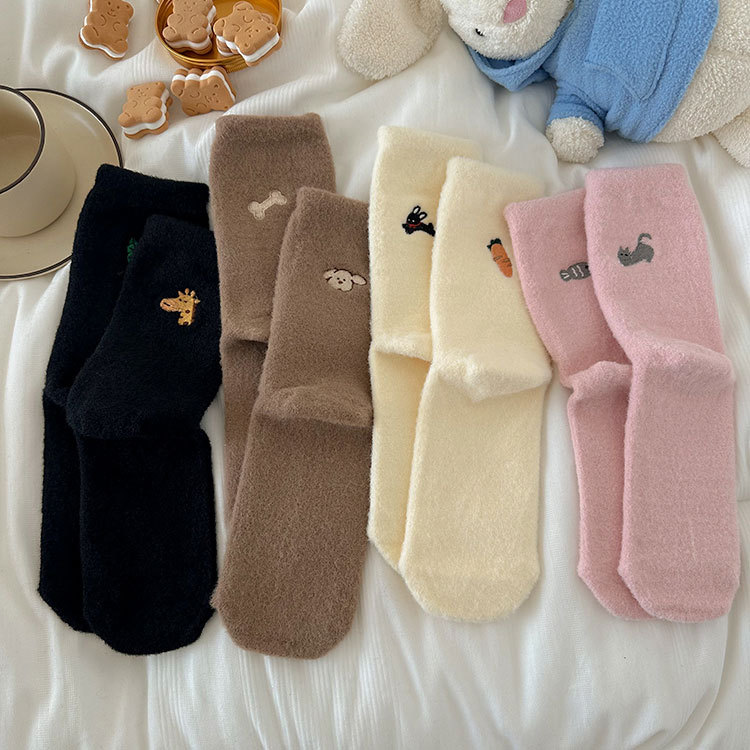 远润家保暖澳绒袜子女中筒袜加绒加厚可爱卡通日系居家睡眠袜