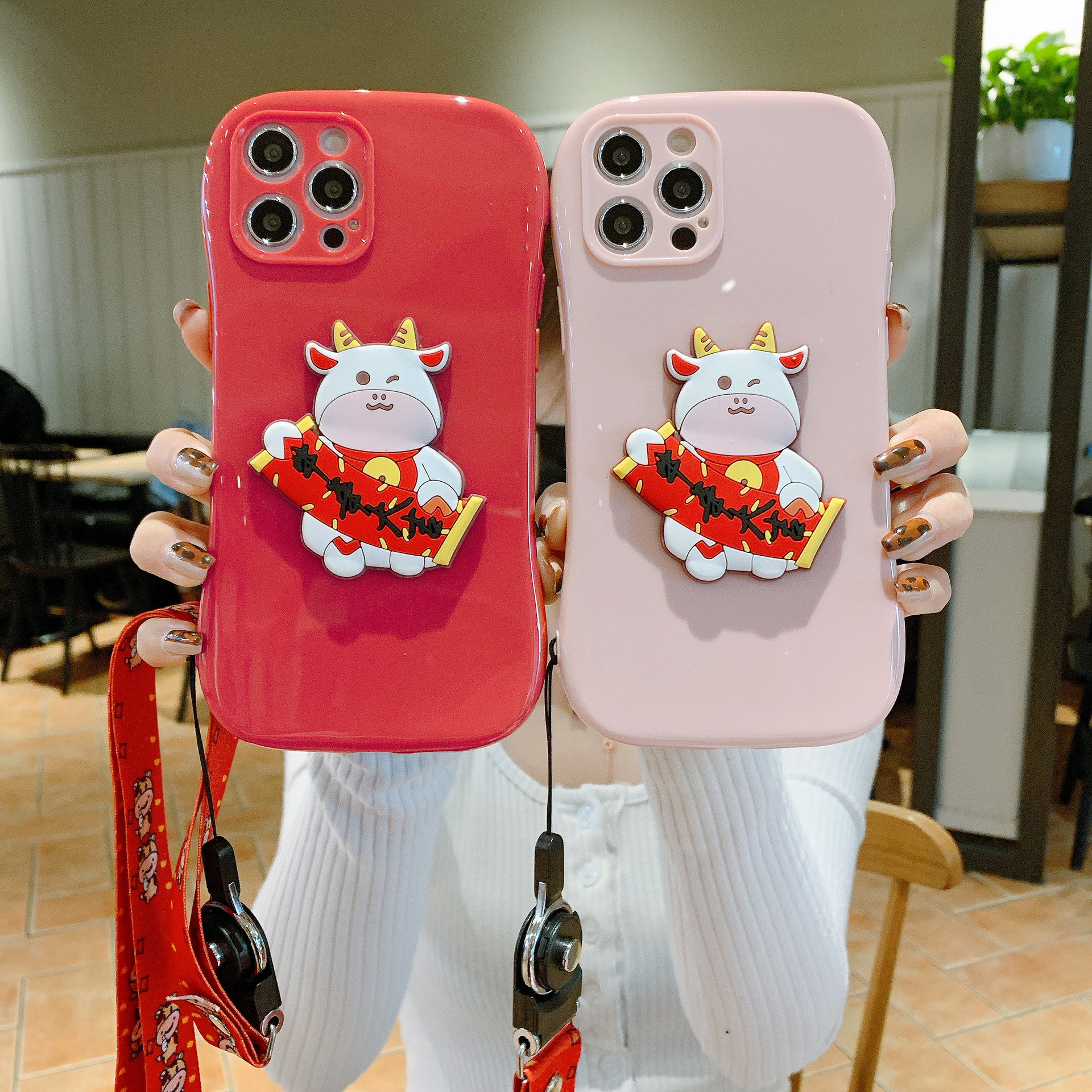 新年卡通牛iphone12手机壳小蛮腰贴皮11pro苹果max保护壳xr适用