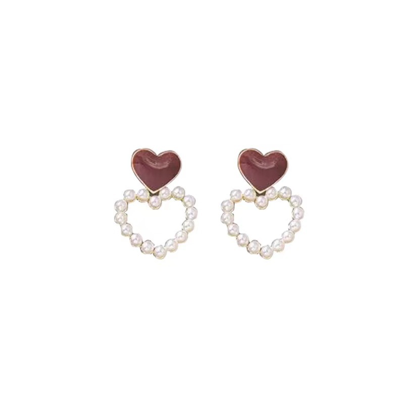 French Minority Retro Stud Earrings Hong Kong Style Heart Pearl Earrings 2024 New Fashion Design Sense Graceful Earrings Women
