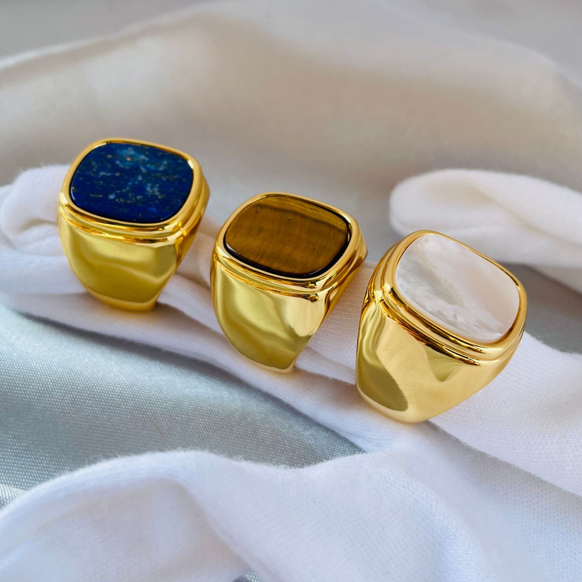 散装青金石图片