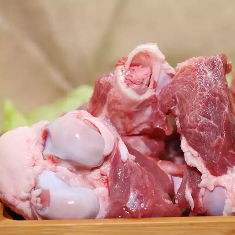 新鲜土猪筒骨顺丰包邮带肉猪腿骨多肉筒子大带骨髓酱骨头鲜冻混批