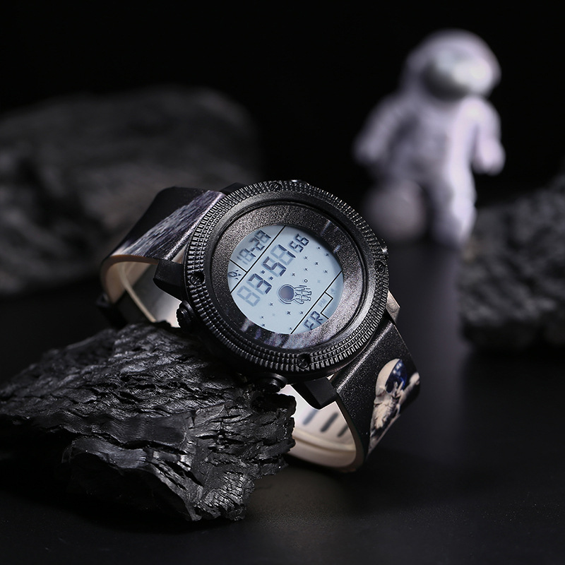 太空人手表男潮流运动儿童小学初中女学生ins 简约气质防水电子表