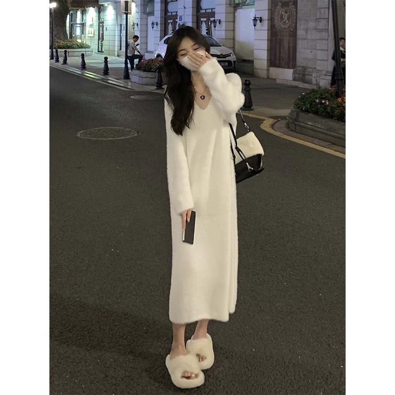 慵懒风长款白色针织毛衣裙女2023秋冬加厚配大衣打底内搭连衣裙子
