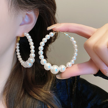夸张珍珠耳圈高级感气质耳环小众个性设计2024新款时尚圆圈耳饰女