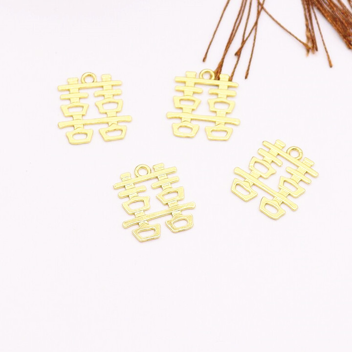 Wedding Candies Box Wedding Candy Bag Xi Character Pendant Double Happiness Wedding Supplies Vintage Alloy Letter Pendant DIY Xi Character Pendant