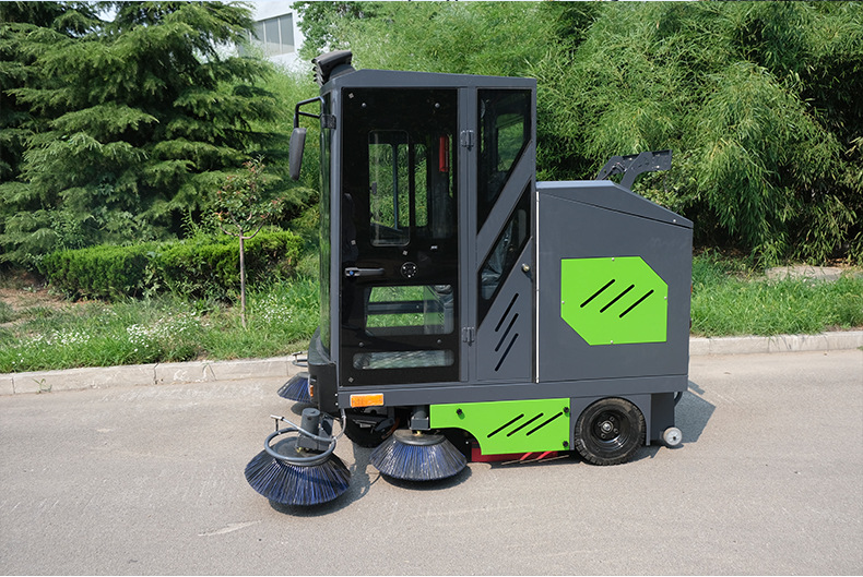 全封闭驾驶式扫地车厂区车间街道洒水吸尘清扫车新能源工业扫地机