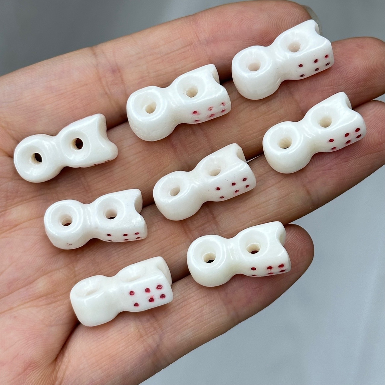 文玩鹿角根付二饼背云卡子高瓷骨白文玩配饰手持项链搭配配饰diy