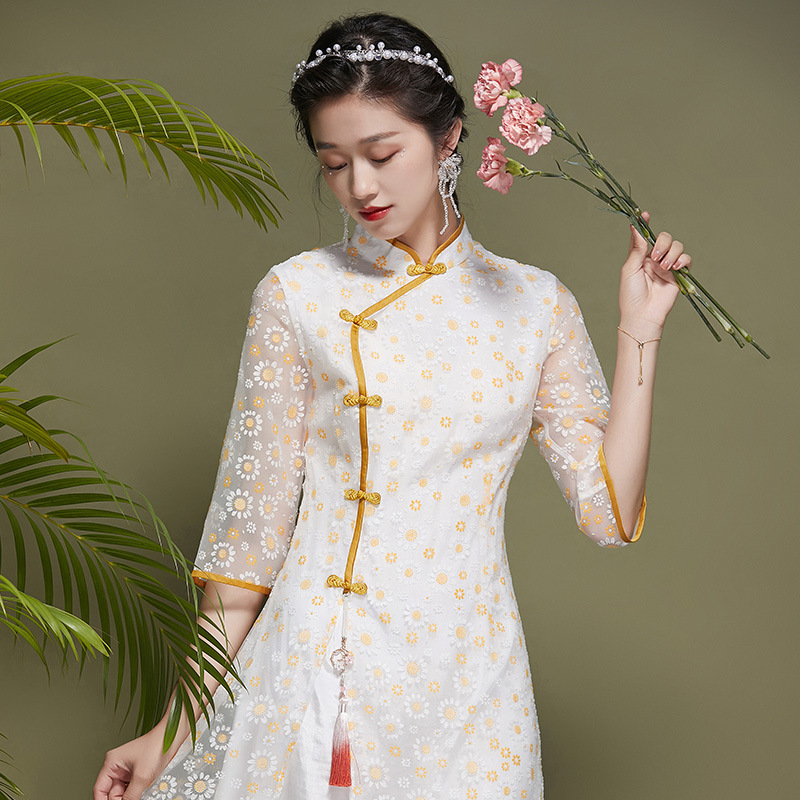 裕唐阁新款实拍修身显瘦宴会走秀丝绒旗袍短袖马蹄袖短款复古旗袍