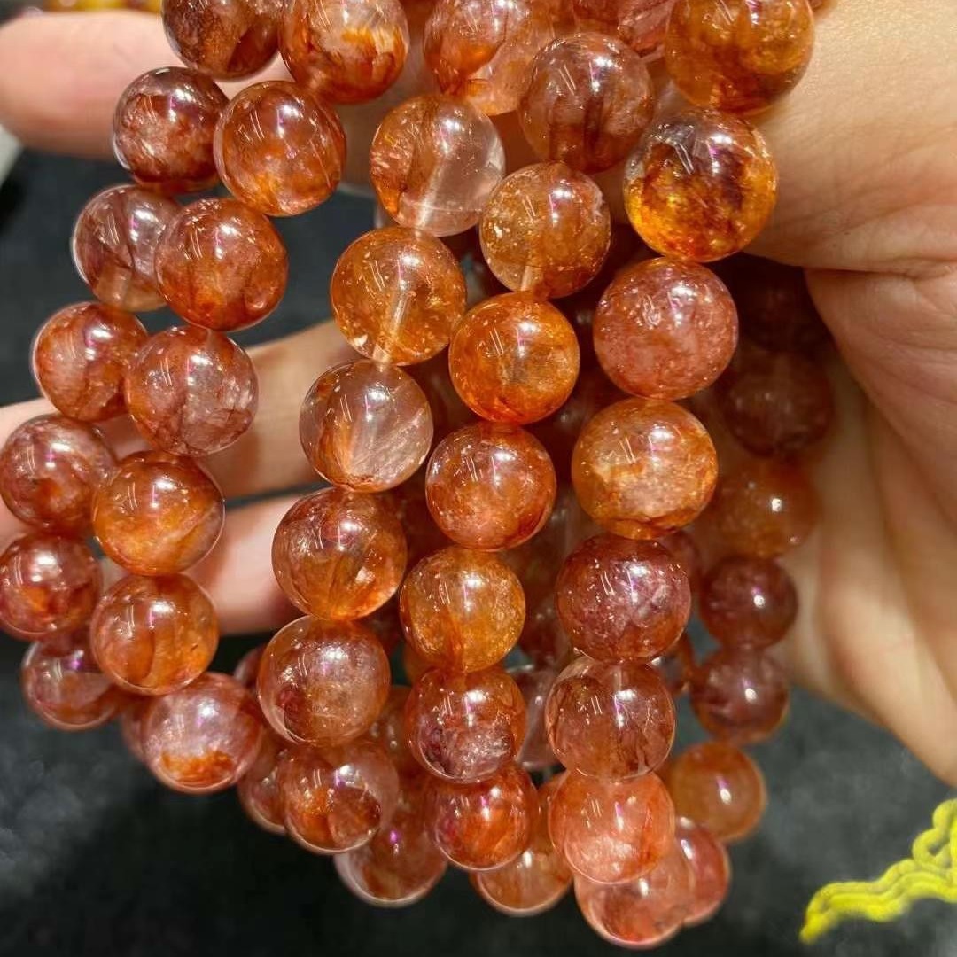 天然红胶花水晶佛珠手链牛血红片状晶体颜色鲜艳通透水晶石圆珠手