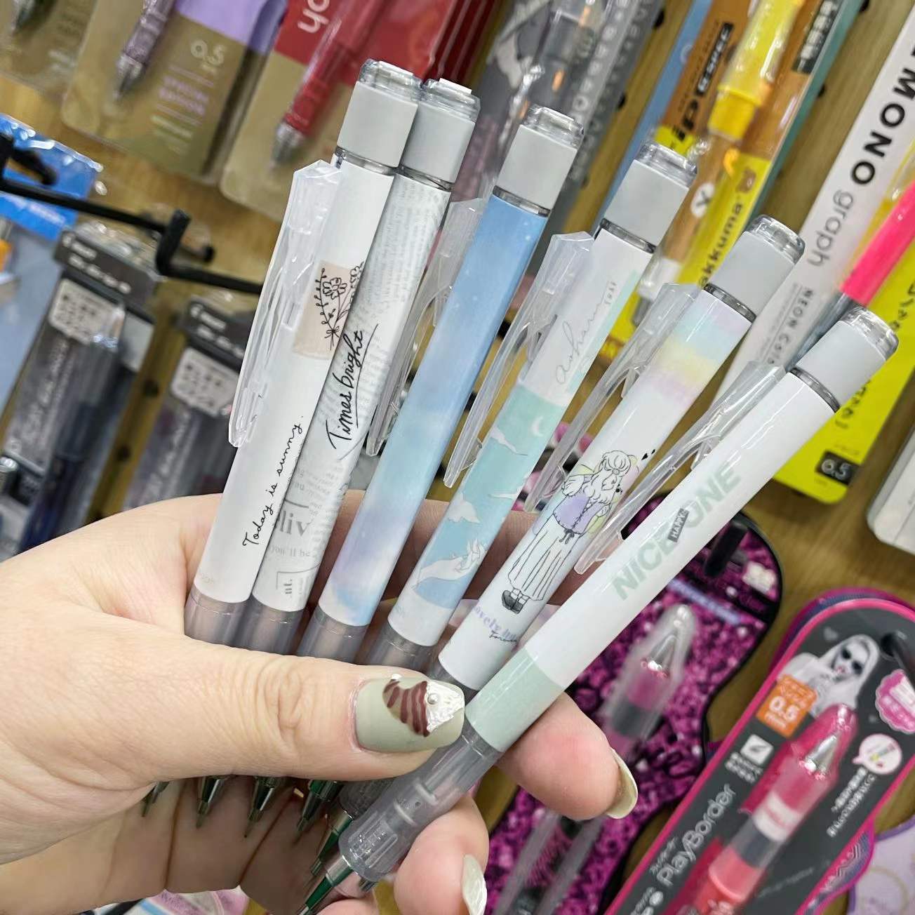 三菱自动铅笔高颜值进口un插画师i限定款不断芯活动笔芯小学生