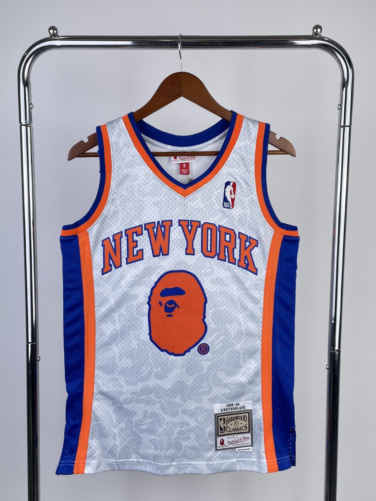 bape×m&n 联名球衣: 尼克斯队 猿人头93号透气速干nba球衣-阿里巴巴