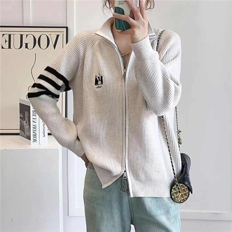 网图2023秋冬新款韩版女装立领拉链条纹卡通针织开衫-阿里巴巴