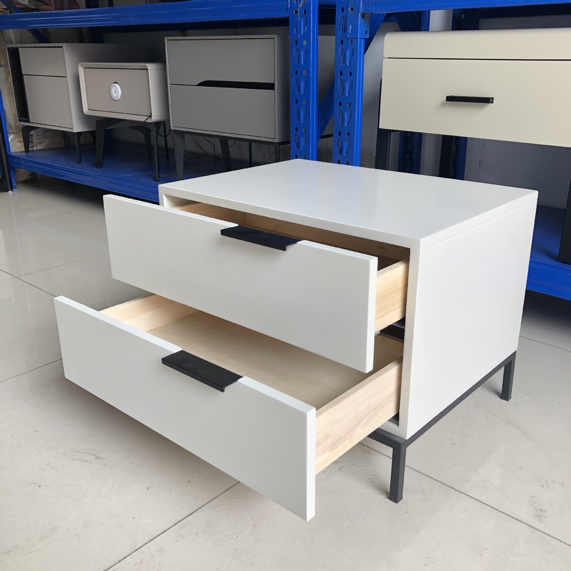 包邮卧室家具北欧床头柜 简约铁艺哑光烤漆床柜北欧柜子