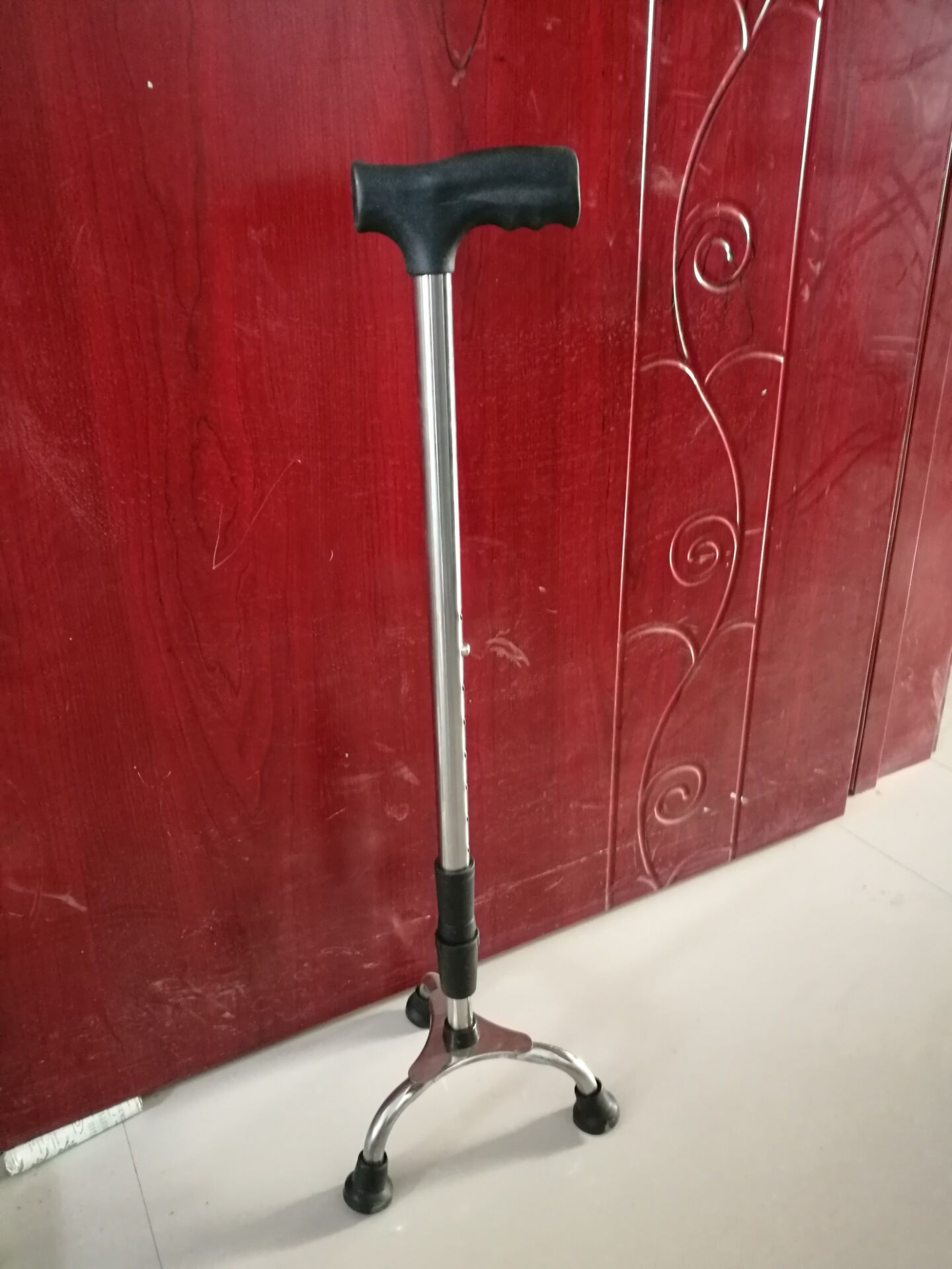 加厚不锈钢三角拐杖三脚手杖老人拐棍可8档伸缩调节老年助行器