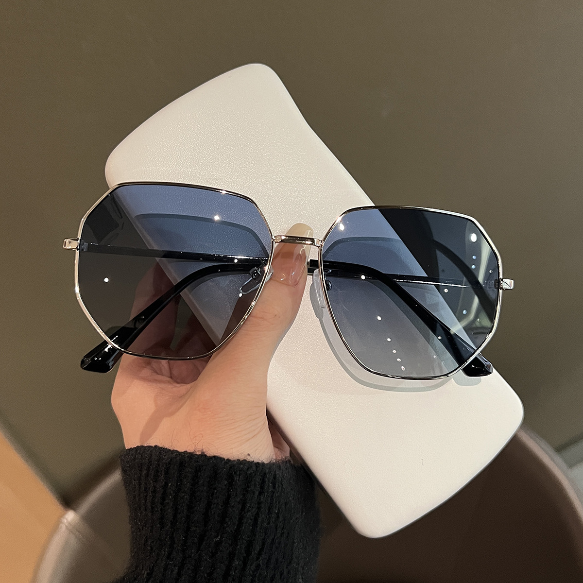 2023新款金属多边形偏光太阳镜男士开车驾驶出游旅行防紫外线墨镜