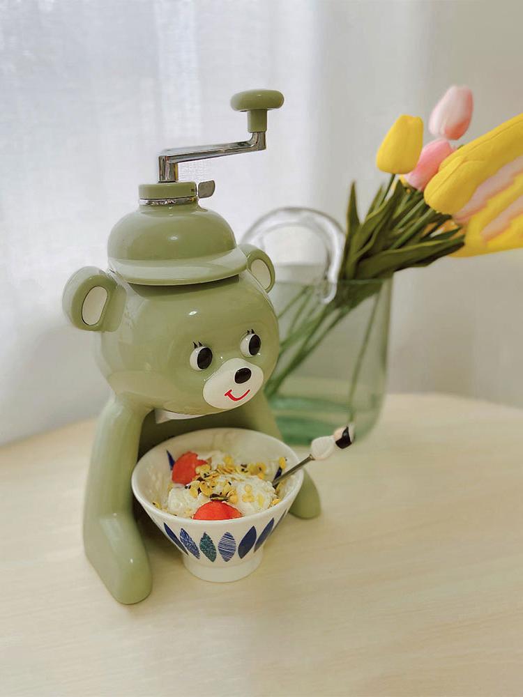 小熊刨冰机家用小型手摇可爱冰沙机手动碎冰机儿童雹冰机绵绵冰