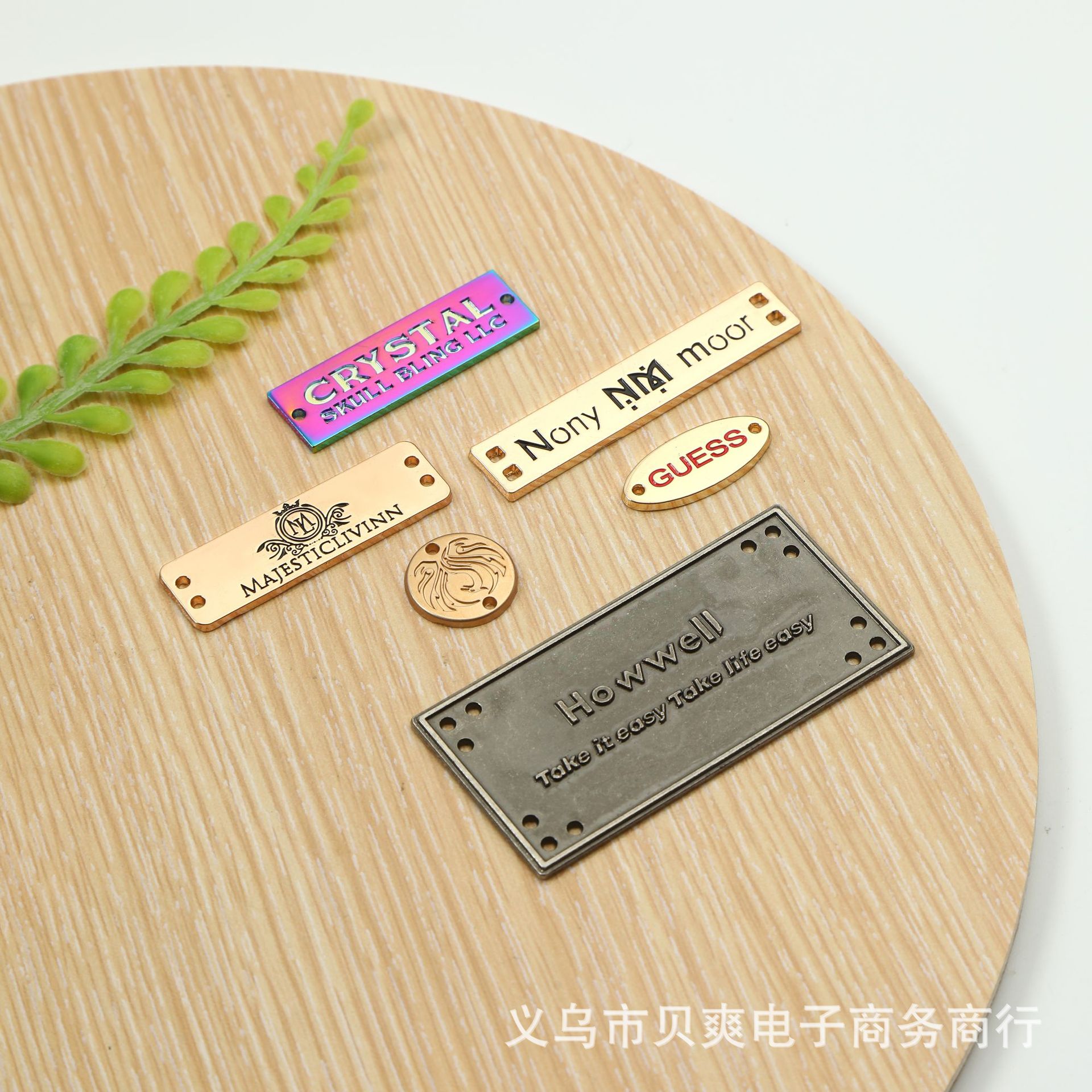 Yiwu Factory Direct Sales Die Casting Zinc Alloy Pin Stitching Sign Hardware Trademark Logo Clothing Box and Bag Nameplate
