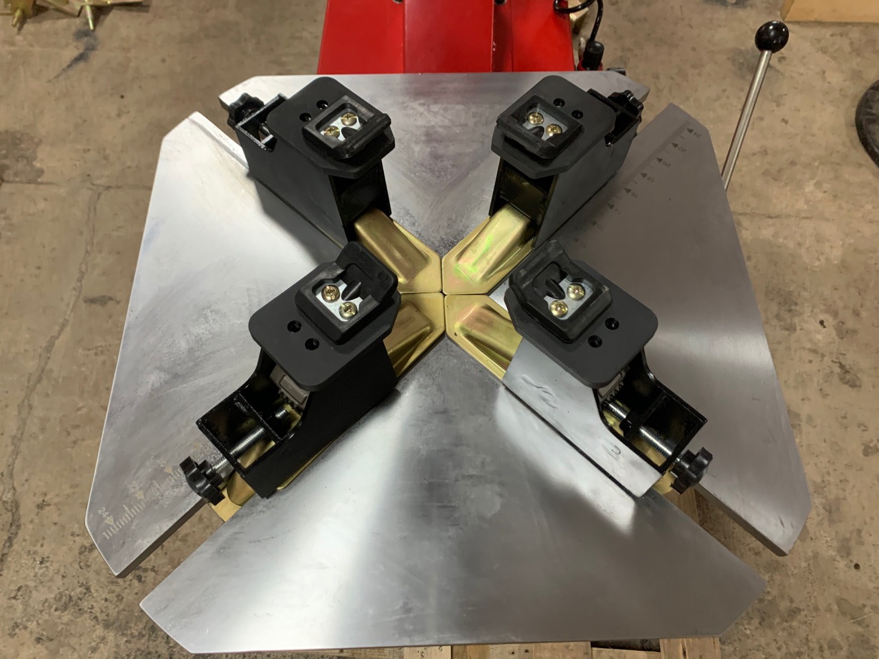 轮胎拆装机配件扒胎机摩托车换胎夹具电动车轮胎专用夹具卡具夹爪