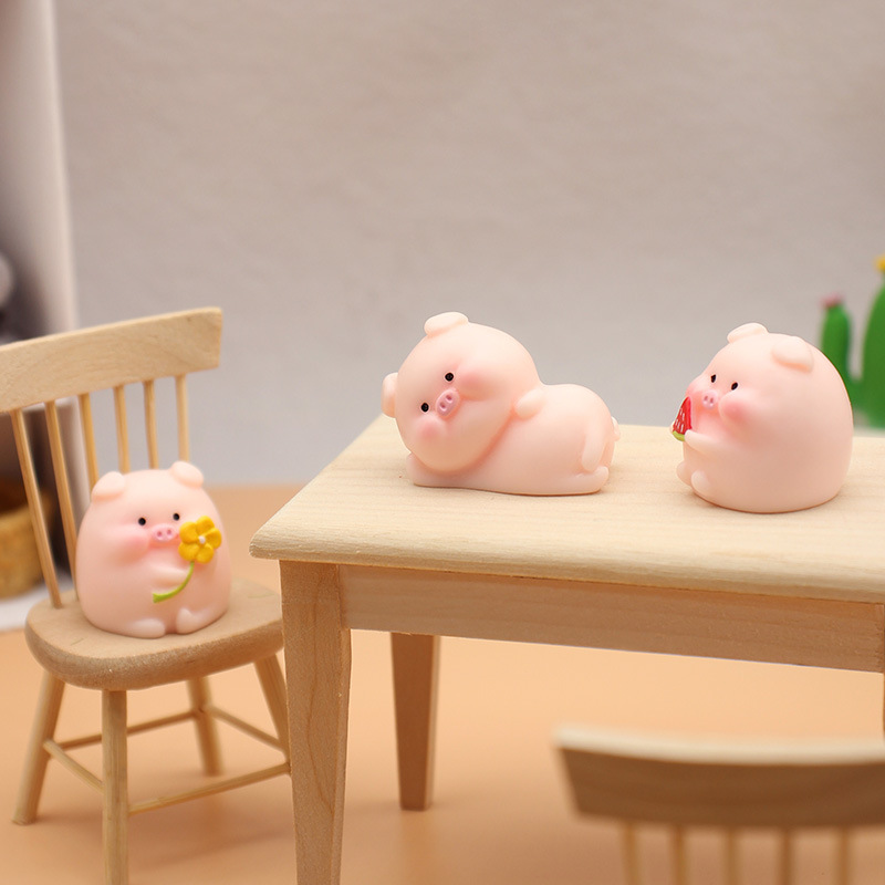 Mini Resin Ornament Micro Landscape Simulation Adorable Cartoon Little Pig Home Mini Crafts Car Decorations Wholesale