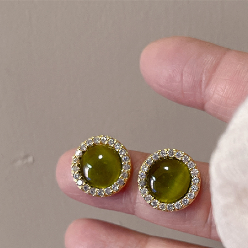 高级感绿色水晶耳钉小众复古猫眼石耳环女圆形微镶锆石耳饰小耳钉