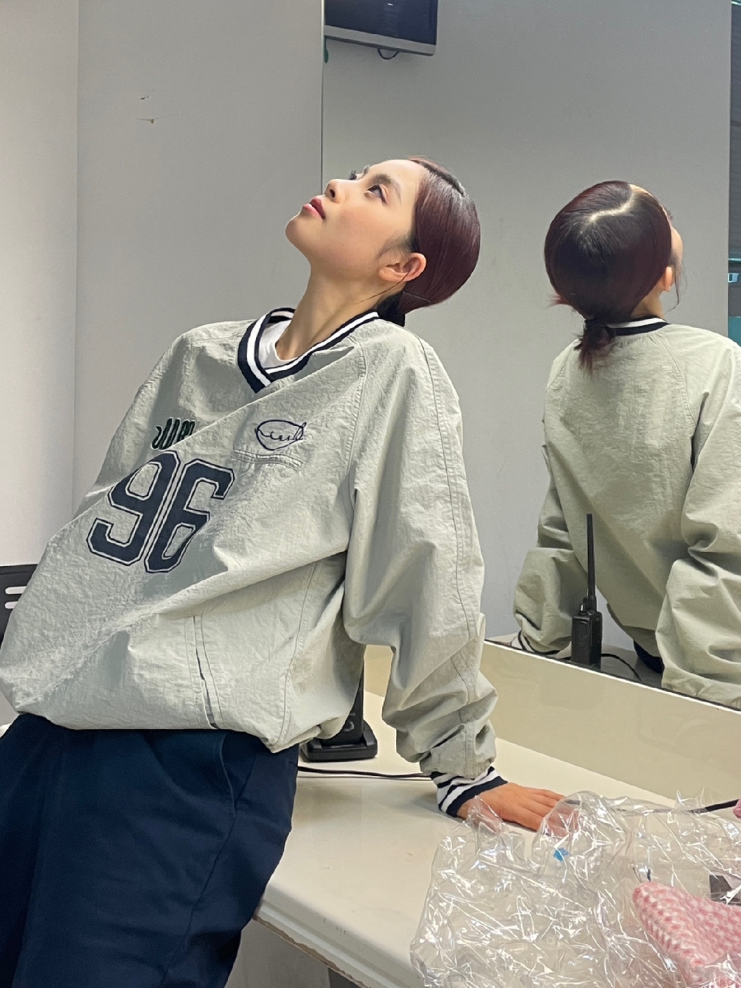 jennie金智妮同款nieeh薄款数字96球衣女宽松显瘦v领条纹冲锋卫衣