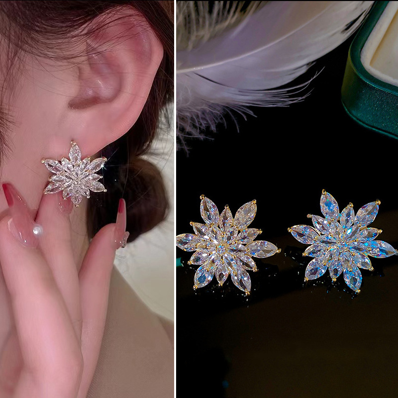 super flash snowflake flower earrings high-grade exquisite fashion ear studs personality all-match design earrings wholesale