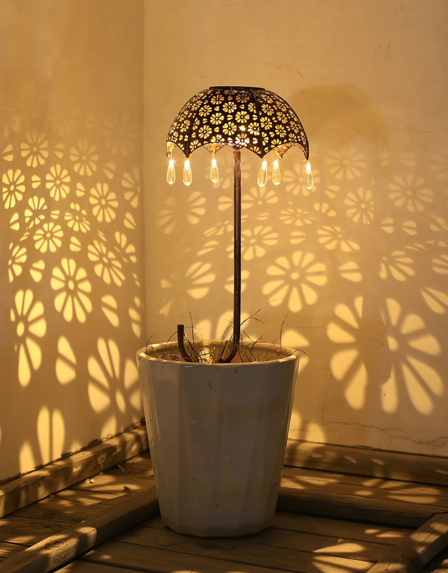 太阳能led地插灯铁艺雨伞光影户外庭院花园景观装饰镂空投影闪灯