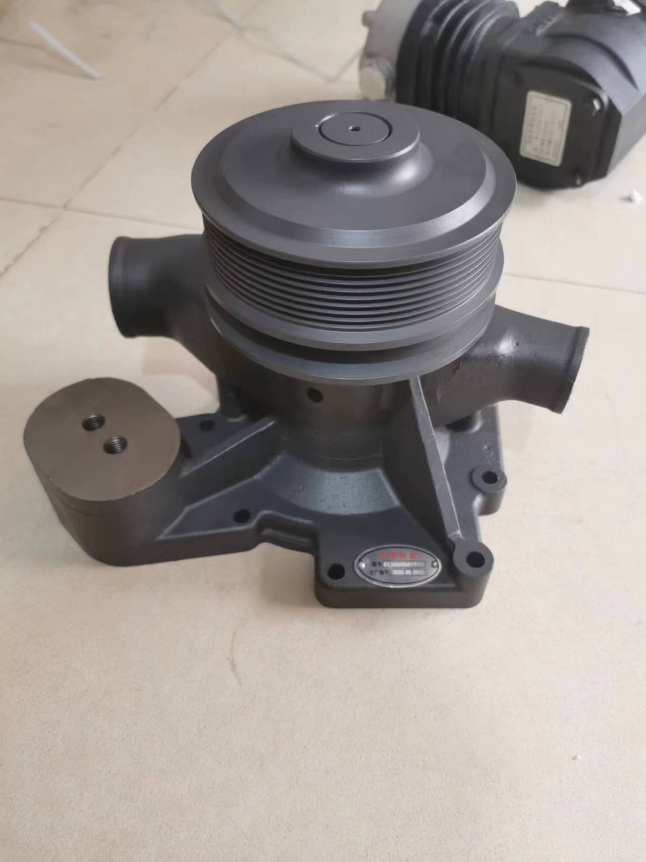 汕德卡 北奔 德龙 水泵重汽曼发动机水泵豪沃t7h水泵豪瀚水泵