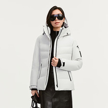 波司登（BOSIDENG）羽绒服女短款鹅绒户外连帽厚款冬季保暖外套