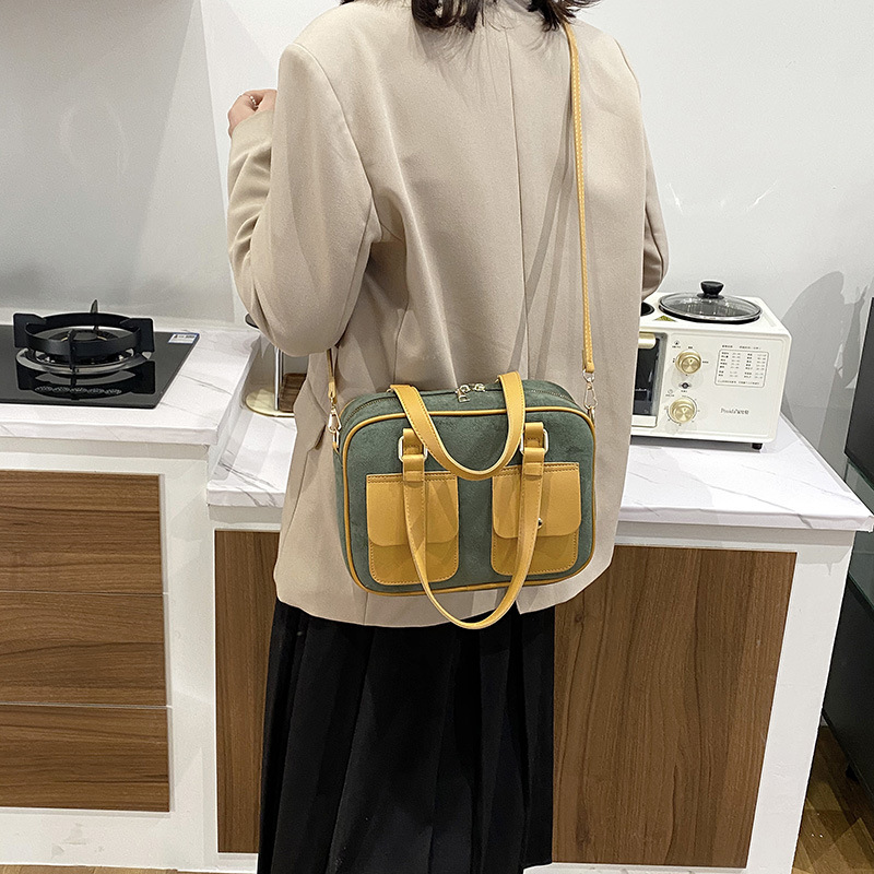 Large Capacity Tote Big Bag Women's 2022 New Autumn and Winter Commuter Hand Carrying Briefcase Women's Handbag