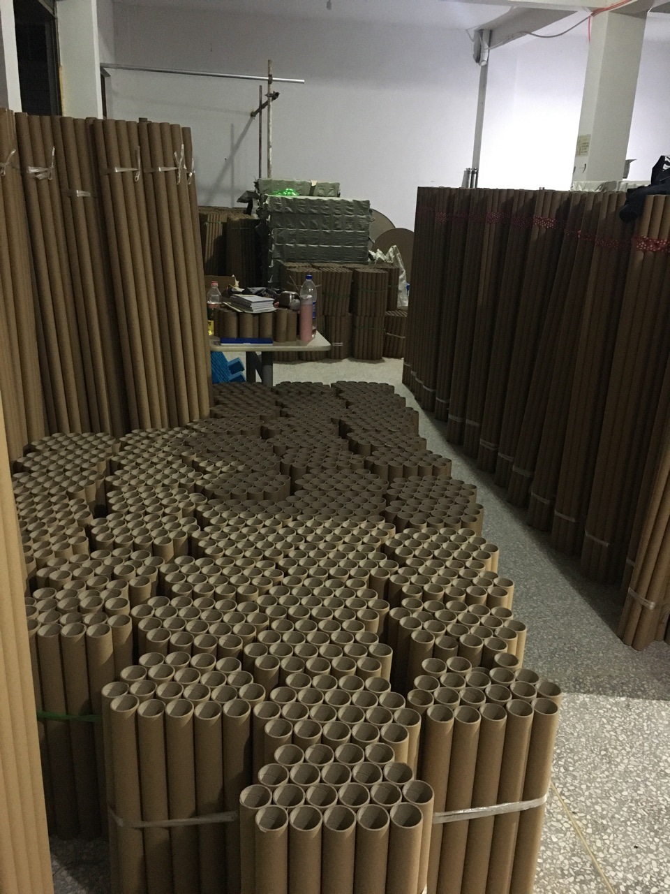 厂家直销生产加工牛皮纸管工业圆筒纸管快递包装运输通用纸管定制