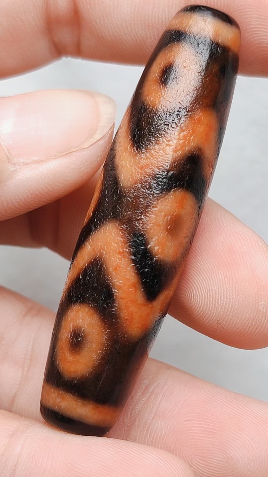 藏区老料朱砂龙鳞纹古法措丝金刚水纹九眼天珠桔皮风化清晰包浆a