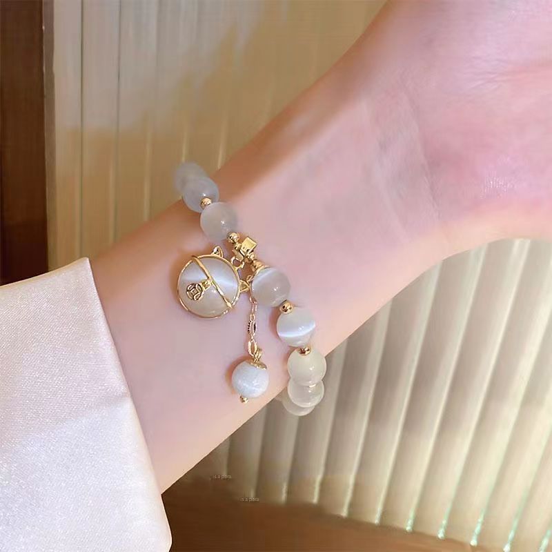 Korean New Fairy Temperamental Pearl Bracelet for Women Ins Style Light Luxury Niche Online Red Same Style Bracelet Wholesale