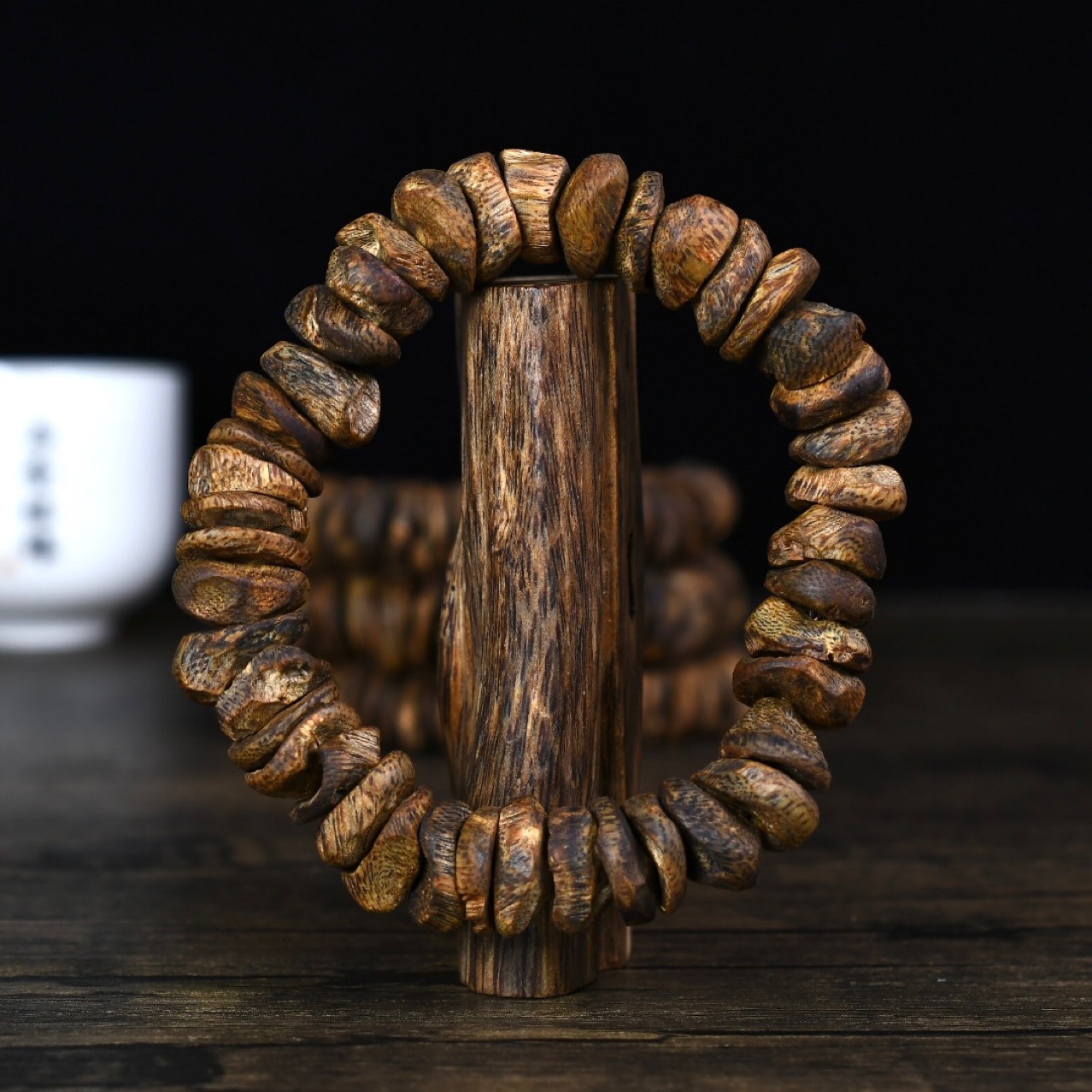 国香绿奇楠沉香 树丁留疤沉香手串男款九分沉海南莺歌绿棋楠手串