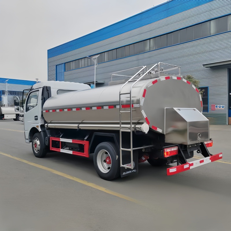 出口东风多利卡5方鲜奶运输车食用级不锈钢液体罐式 出口中亚五国-阿