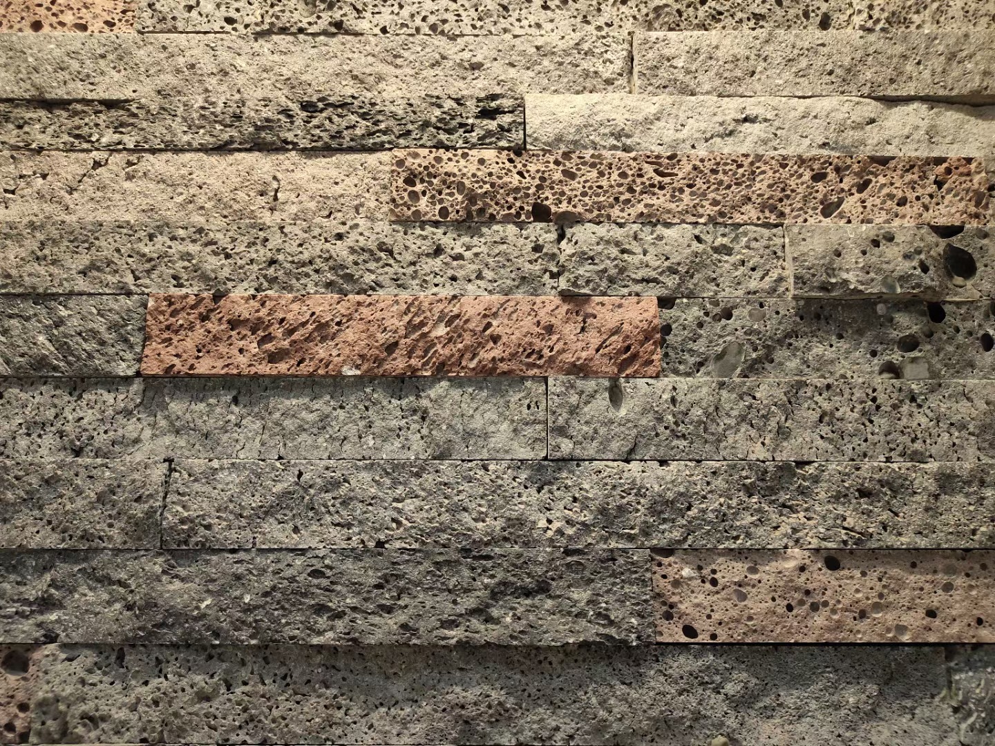 火山石 墙面装饰用多孔火山岩板材 青石板 黑洞石火山石板材切片