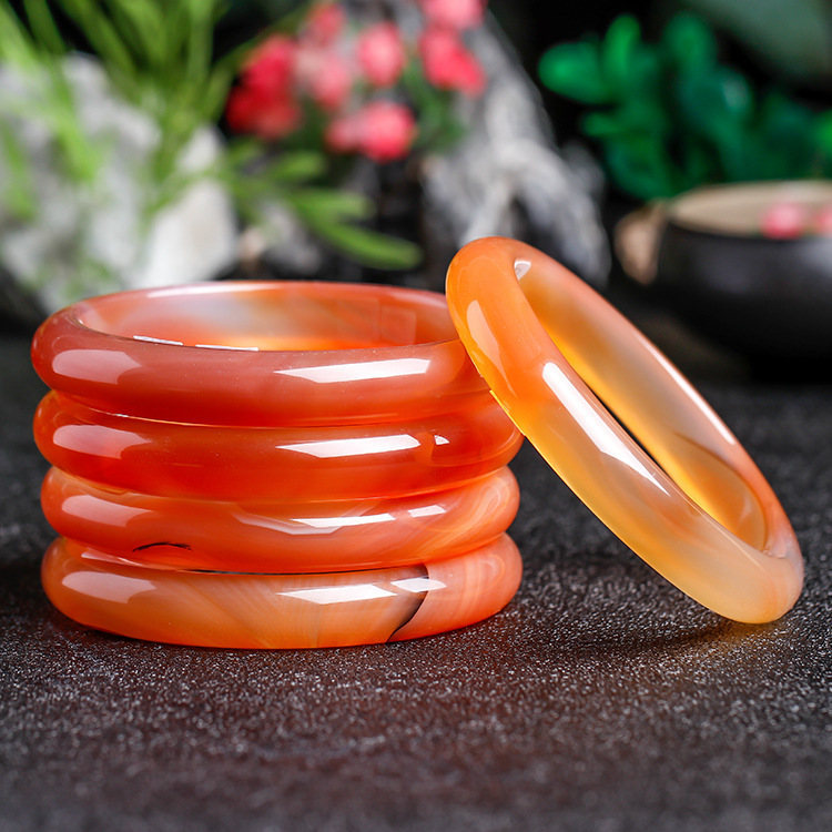 红玛瑙手镯 天然红玉髓玛瑙玉石手镯时尚女款 流行饰品