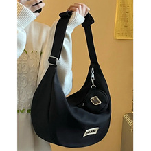 尼龙饺子包包女2023春夏新款饺子包小众设计大容量单肩包斜挎包