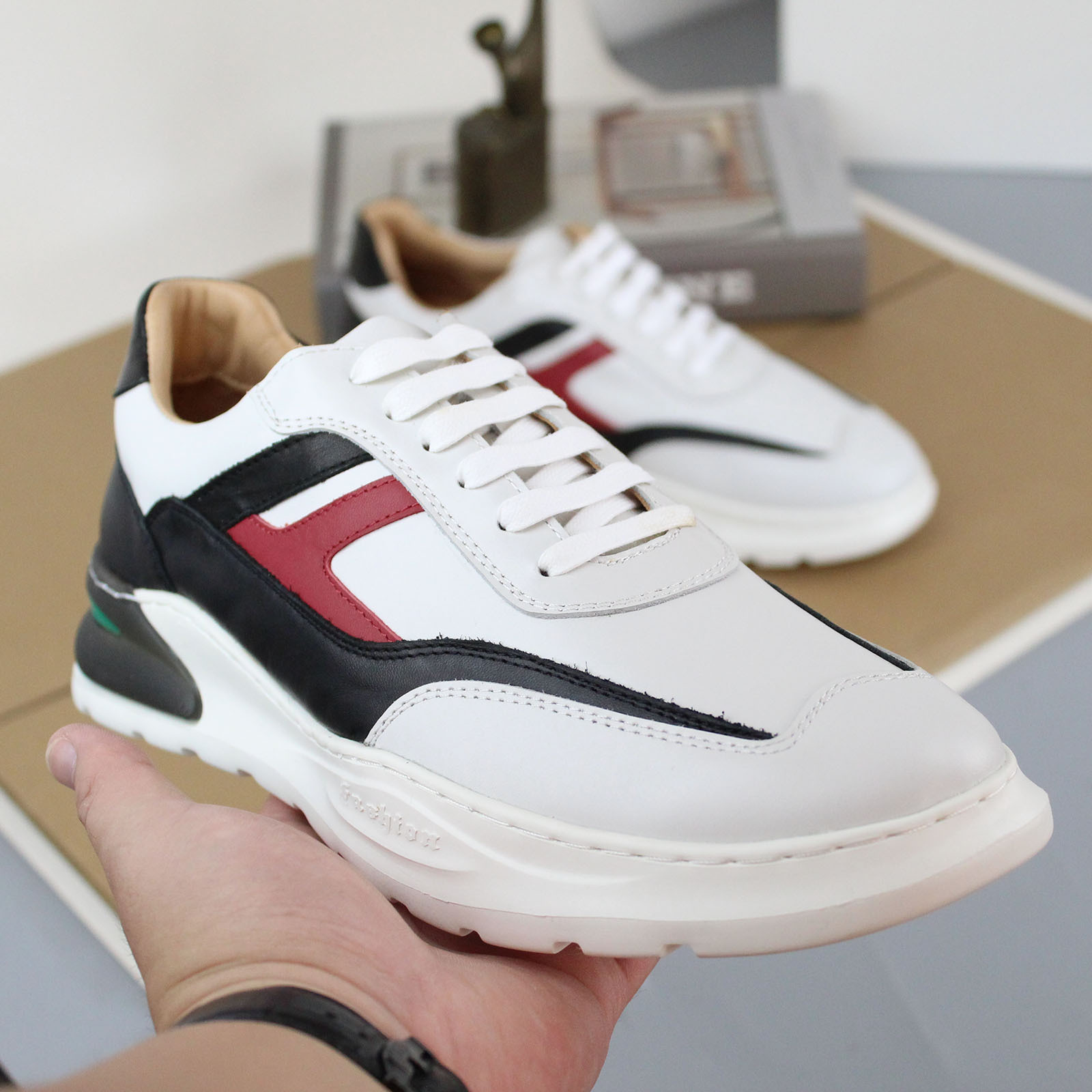 真皮男鞋春秋2024新款潮流运动皮面休闲板鞋男士软底跑步华夫潮鞋