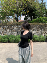 灰色辣妹v领微透短袖T恤女夏季设计感小众打底衫修身显瘦短款上衣