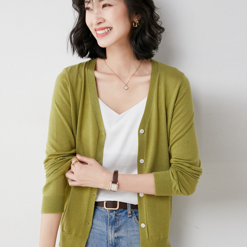 春秋外搭上衣空调针织开衫女夏季薄款宽松v领短款精纺羊毛衫外套